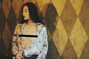最新斗鱼超级人气高品质国模之光高冷学生妹【国模】高冷女神（逗本逗鸭）最新散播有尺度私拍合集[16V-346M]
