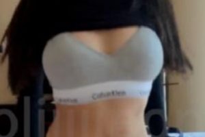 火爆某推健身美女主播浮力博主,下面有跟棒棒糖的完整合集。