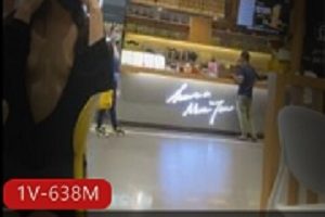 FSS冯珊珊穿超透逛商场，支持者爆涨638M！买柠檬茶，一览网红真实面貌！