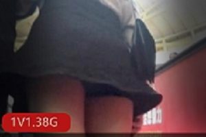 网红{{网红名字}}的性感魅力,穿梭于短裤和裙子之间的诱惑!