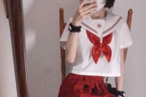《小结巴：一位被推崇的网红，以可爱的猫耳朵合集而闻名》