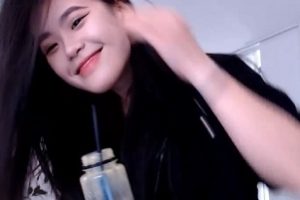 OnlyFans超模LiChang：东南亚美女、欧美清纯、豪放闺蜜、浮力爽感