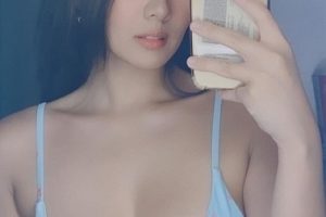 四眼金主许美仁私拍0.66G百度盘网红模特儿nv玩玩精彩影集