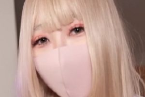 苗条学妹被占有，手指扣某处