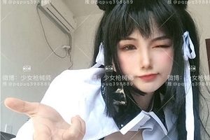 人气COSER：少女枪械师牛奶小怪兽套