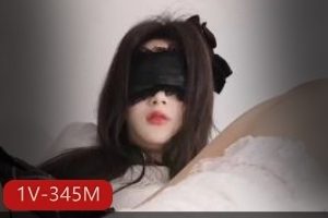 饼弄姐姐桃子味脚自拍视频:勾人笑容,20分钟,1V345M